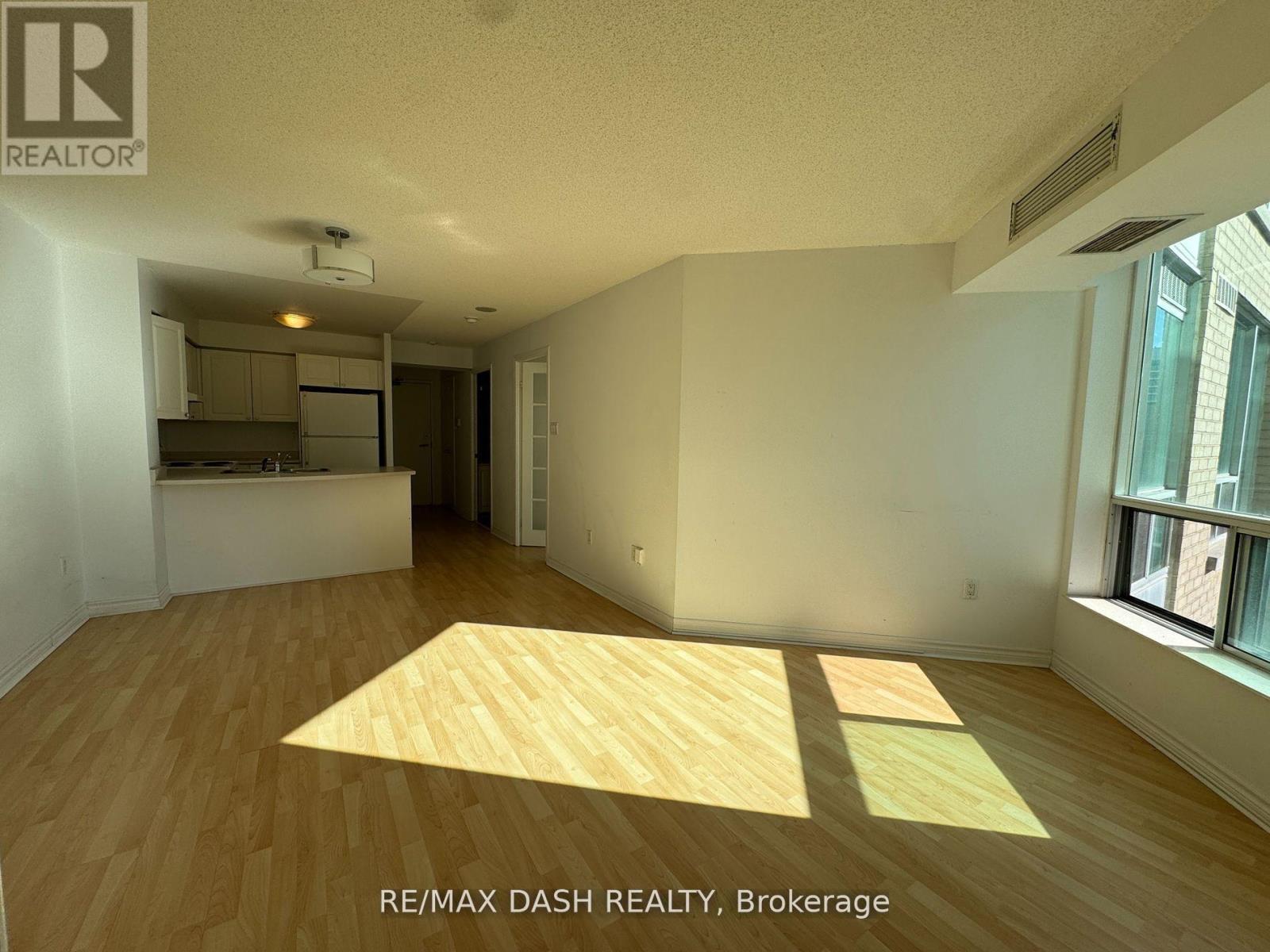1113 - 109 Front Street E Property Photo 12