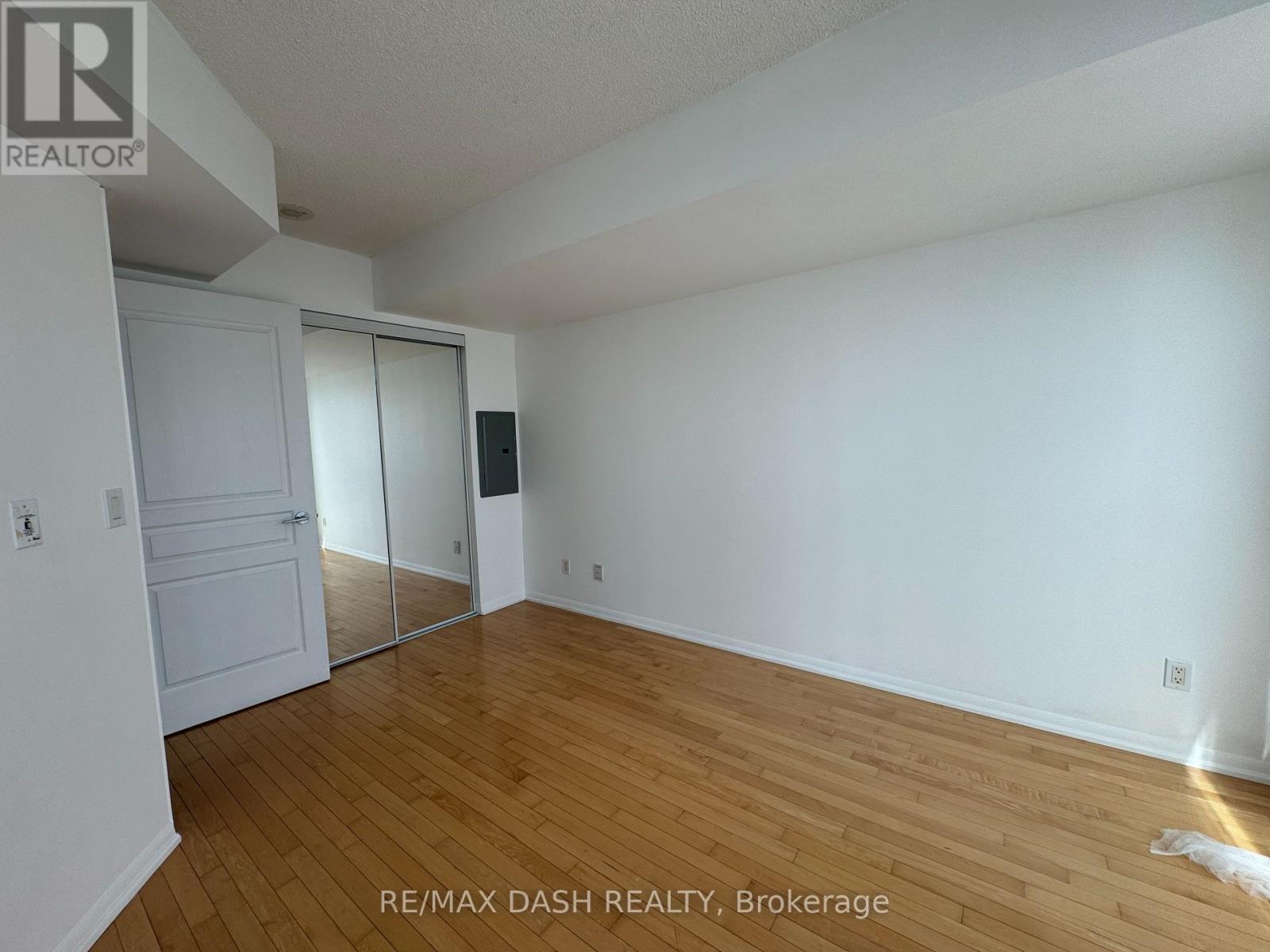 2809 - 18 Yonge Street Property Photo 5