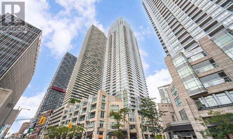 3210 - 2191 Yonge Street Property Photo 2