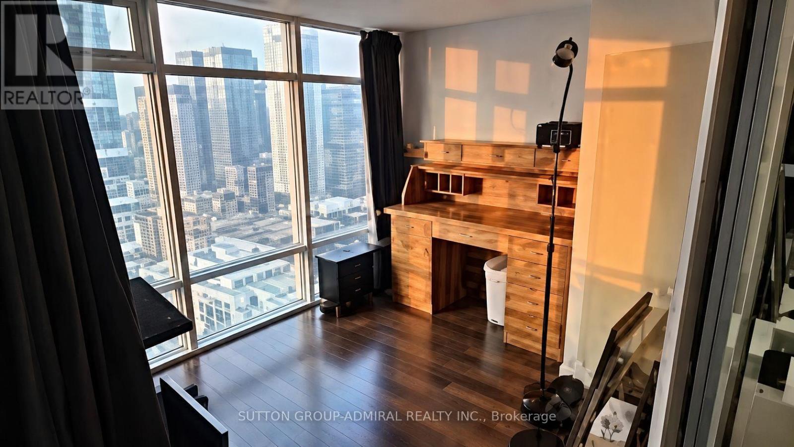 3210 - 2191 Yonge Street Property Photo 5
