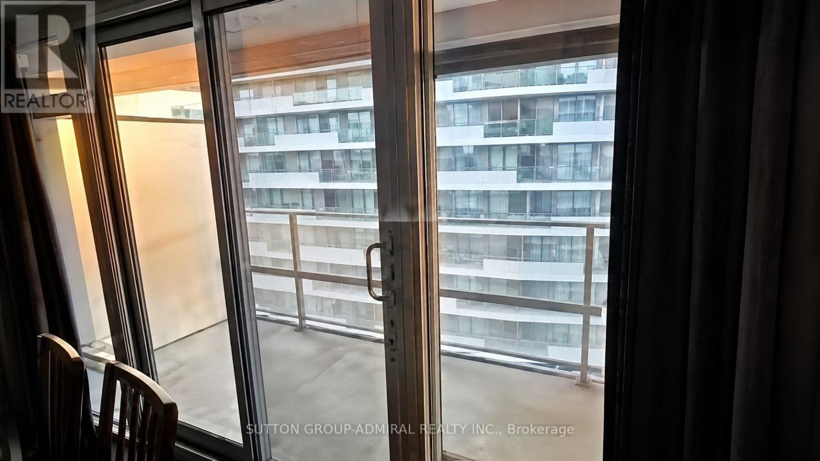 3210 - 2191 Yonge Street Property Photo 6