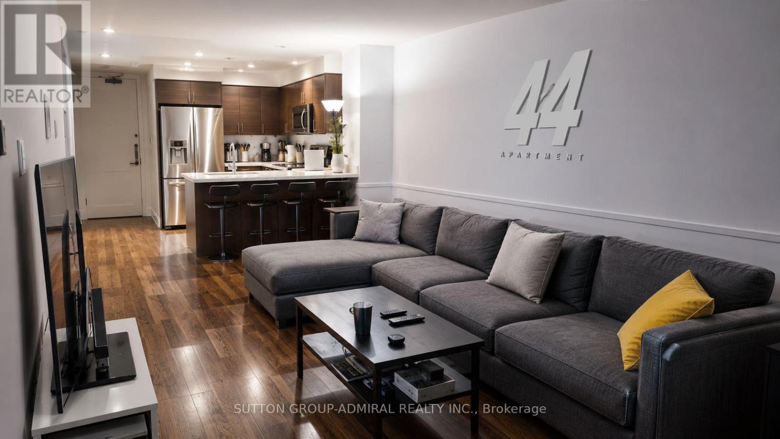 3210 - 2191 Yonge Street Property Photo 7