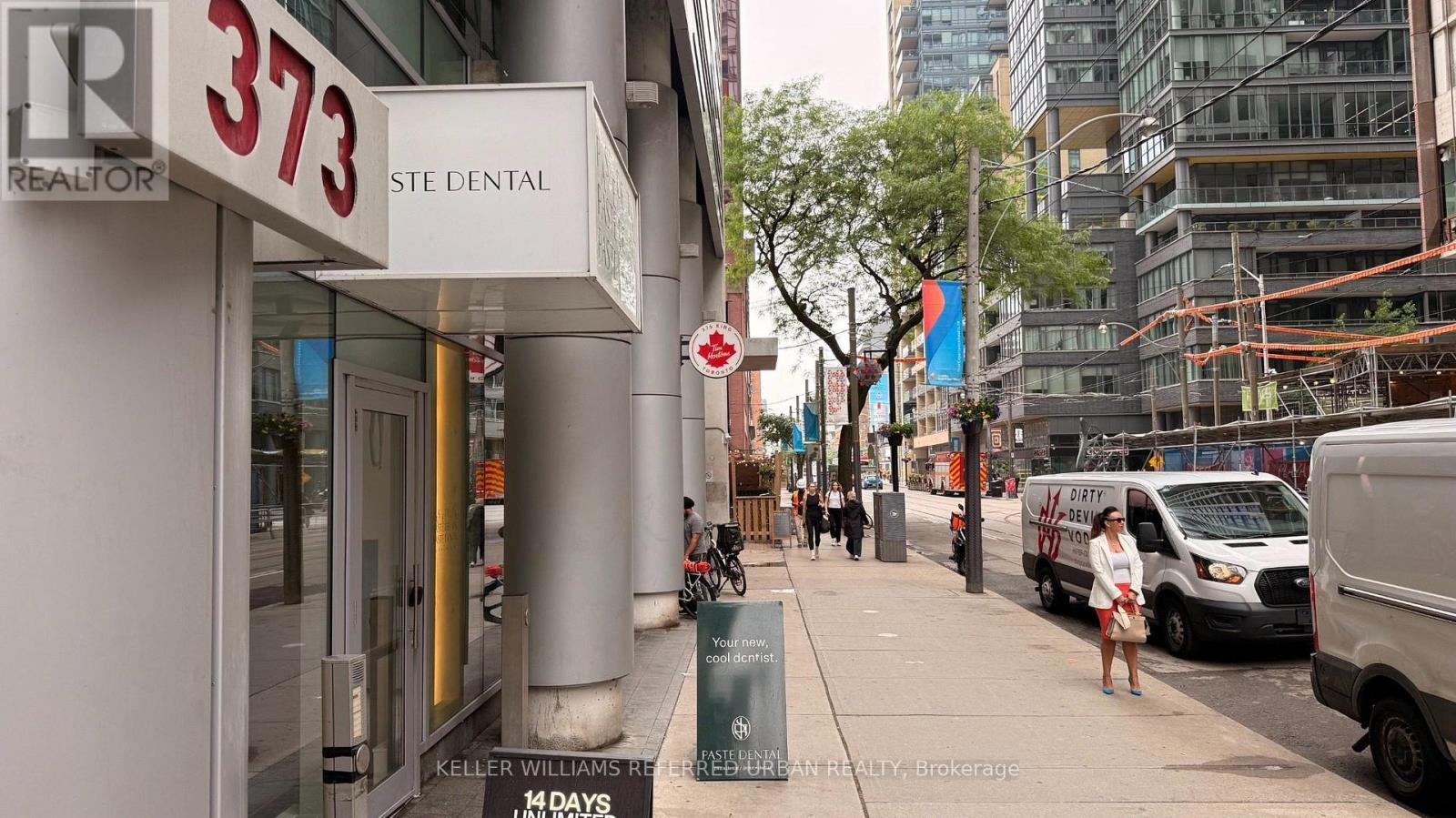 302 - 373 King Street W Property Photo 10