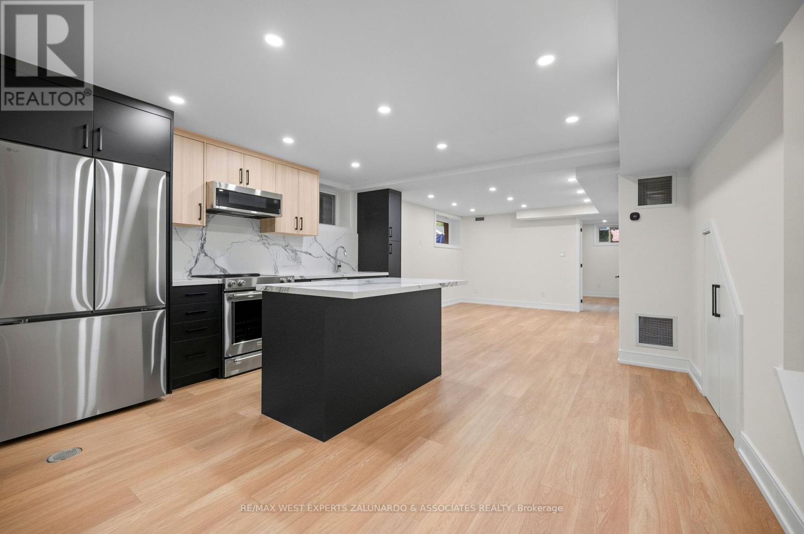 1 - 412 Glenholme Avenue Property Photo 4