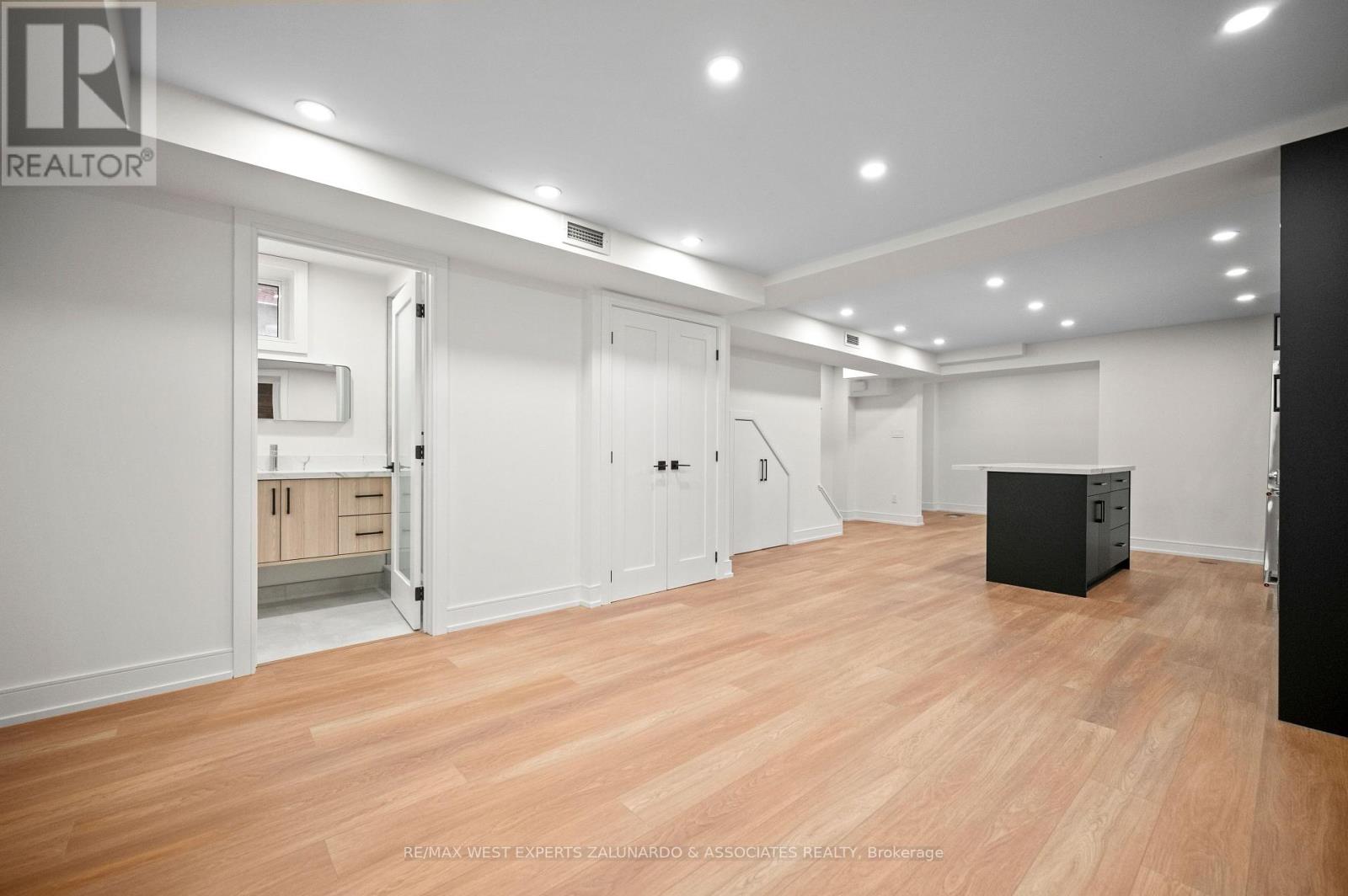 1 - 412 Glenholme Avenue Property Photo 11