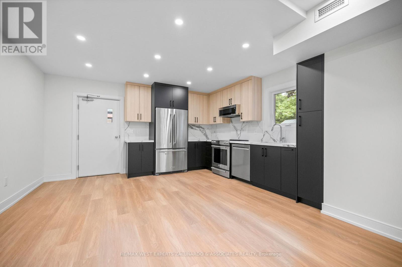 2 - 412 Glenholme Avenue Property Photo 4