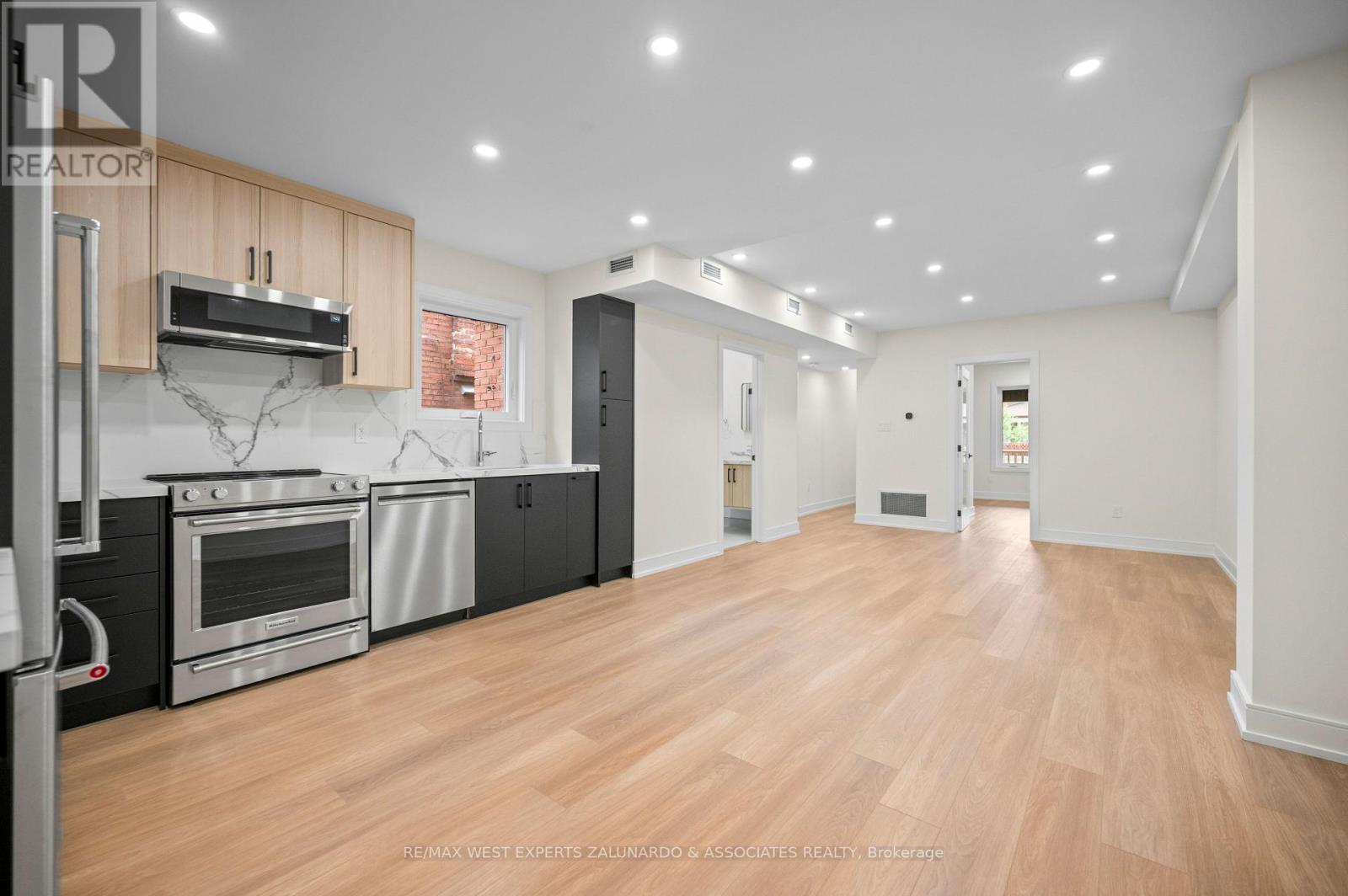 2 - 412 Glenholme Avenue Property Photo 5