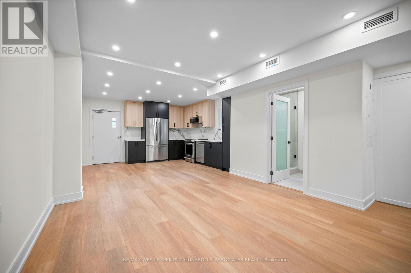 2 - 412 Glenholme Avenue Property Photo 6