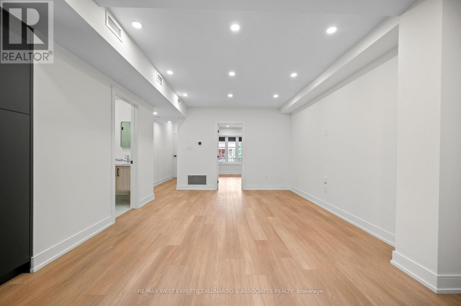 2 - 412 Glenholme Avenue Property Photo 9