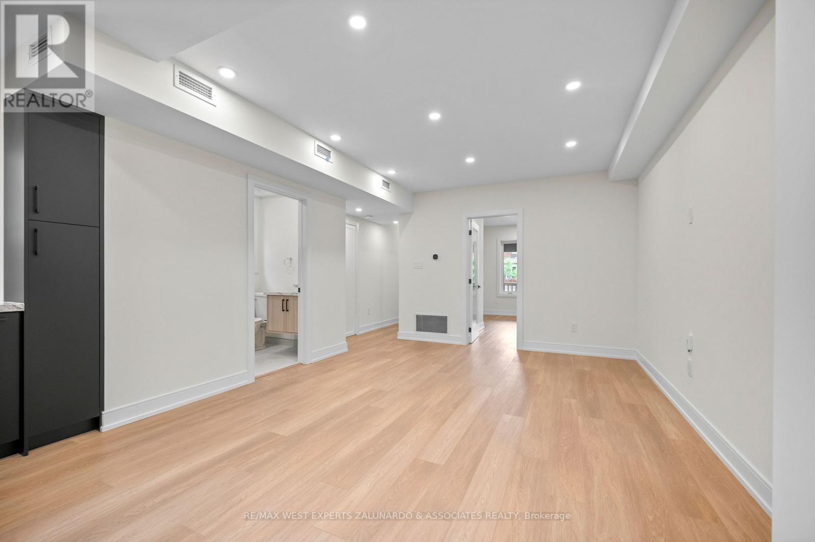 2 - 412 Glenholme Avenue Property Photo 10