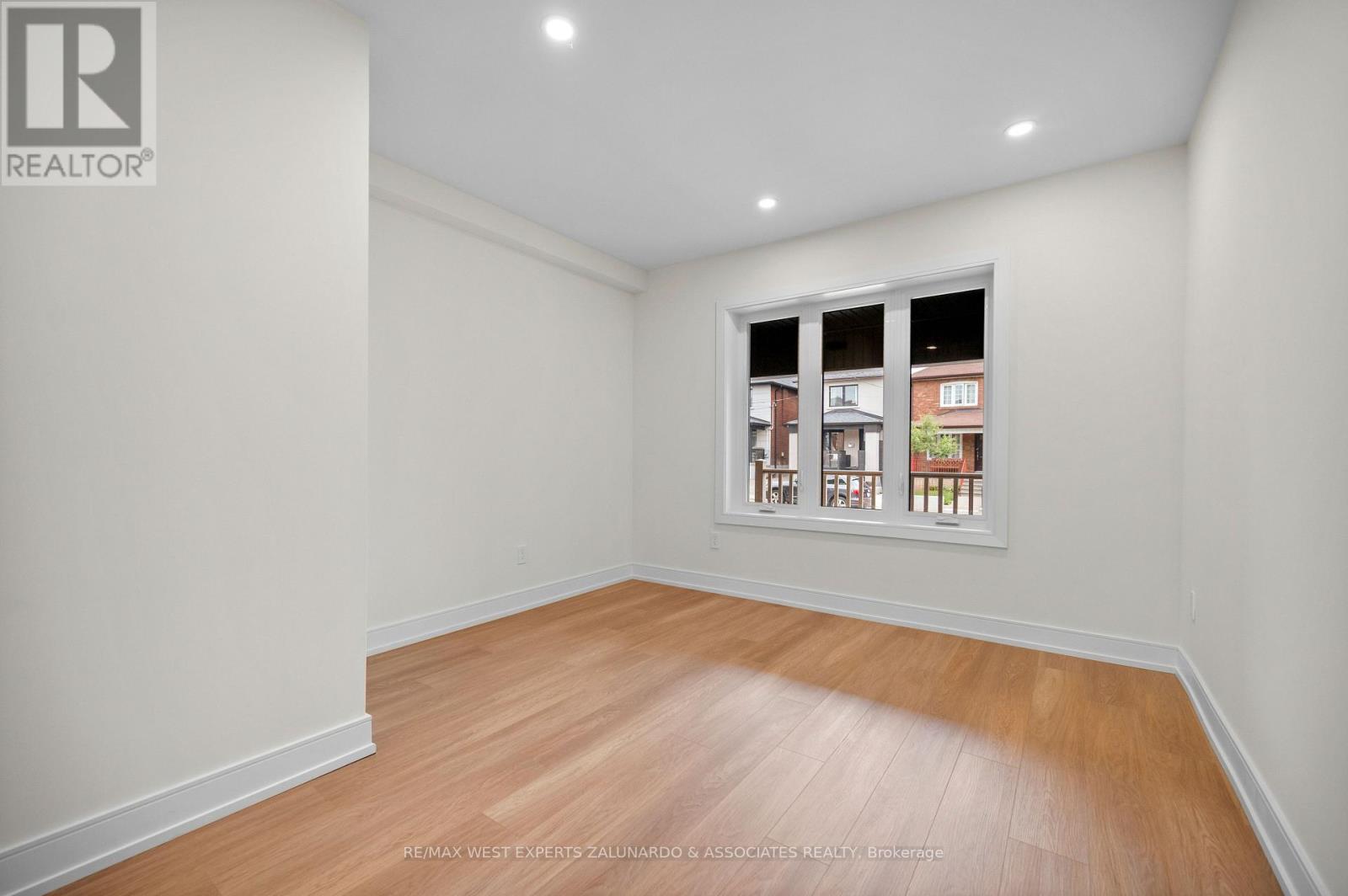 2 - 412 Glenholme Avenue Property Photo 12