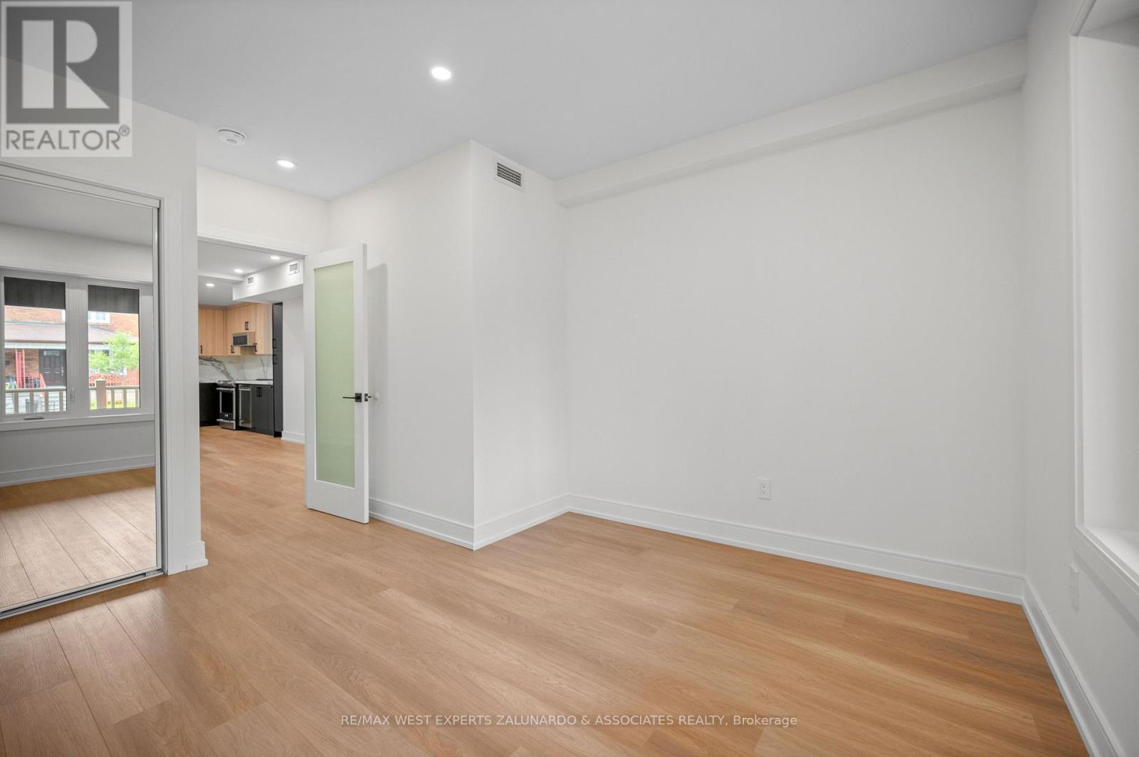 2 - 412 Glenholme Avenue Property Photo 13
