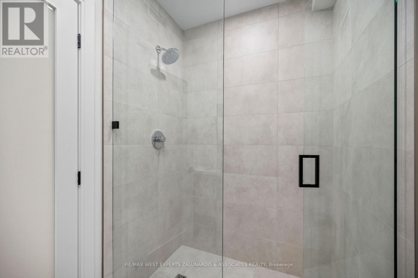 2 - 412 Glenholme Avenue Property Photo 16