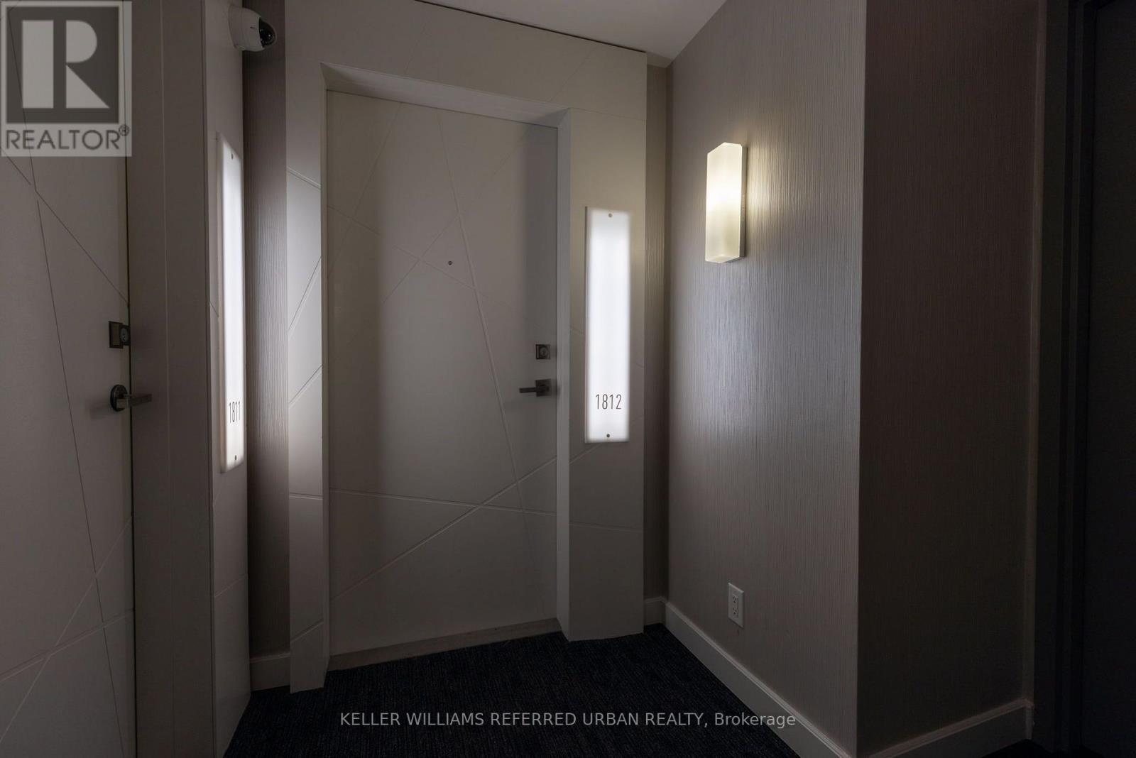 1812 - 14 York Street Property Photo 2