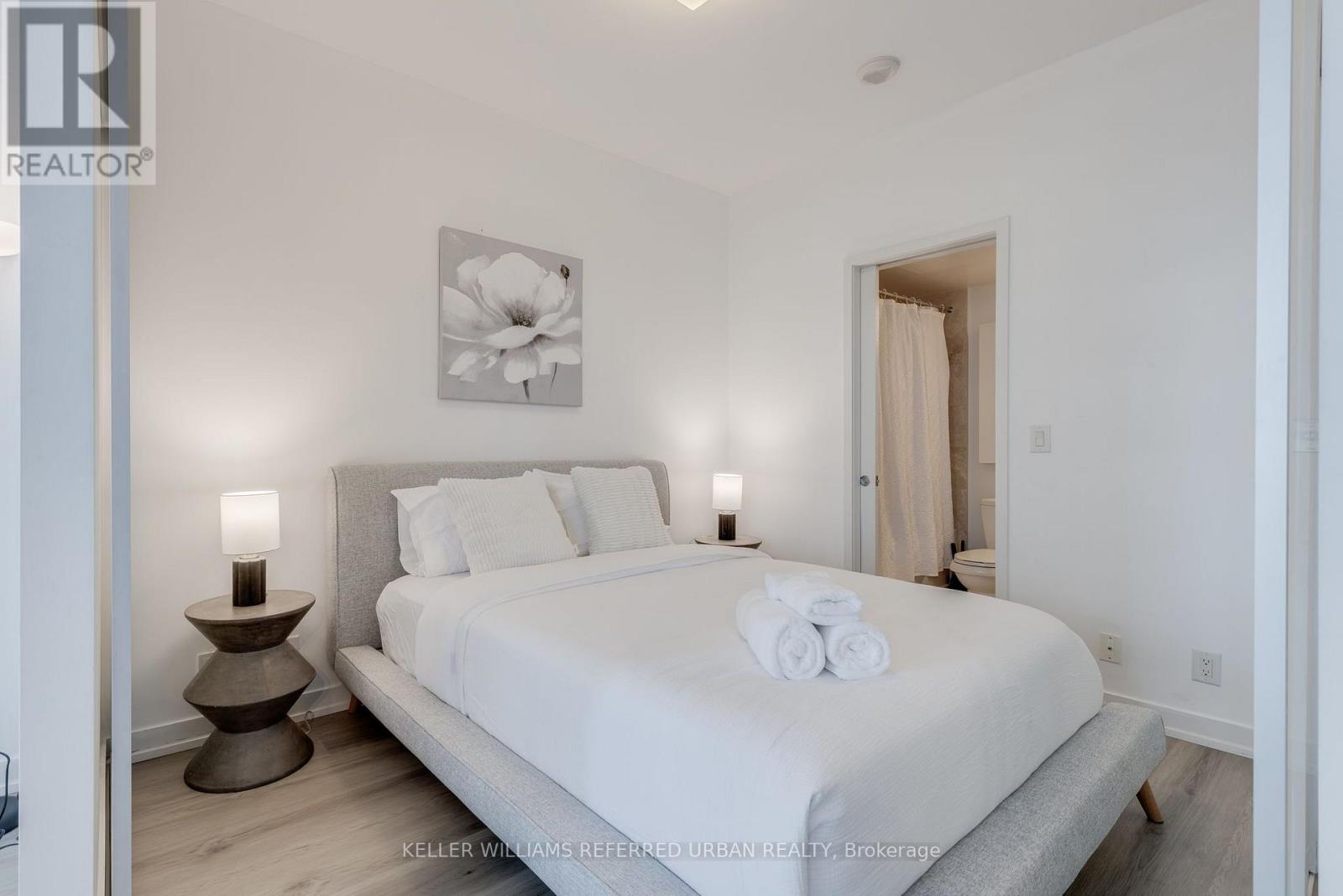 1812 - 14 York Street Property Photo 8