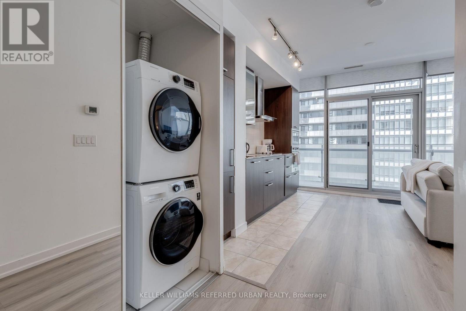 1812 - 14 York Street Property Photo 12