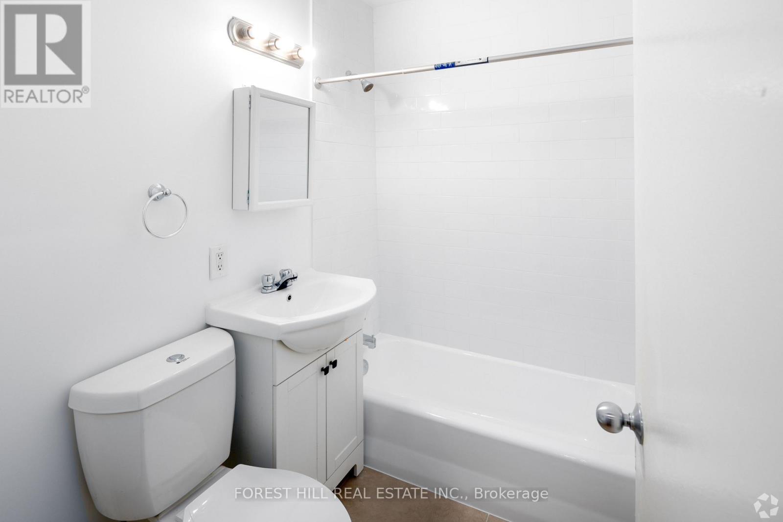 507 - 291 Avenue Road Property Photo 12