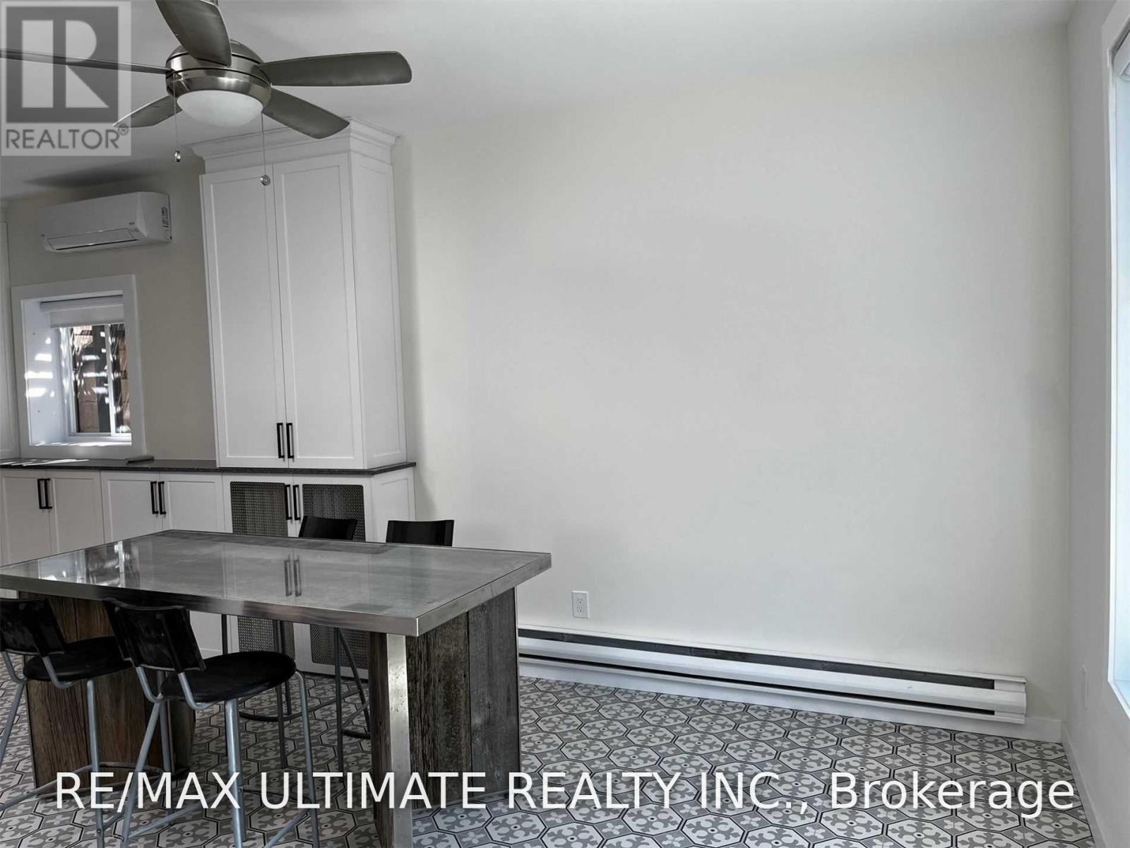 1065b St Clair Avenue W Property Photo 3