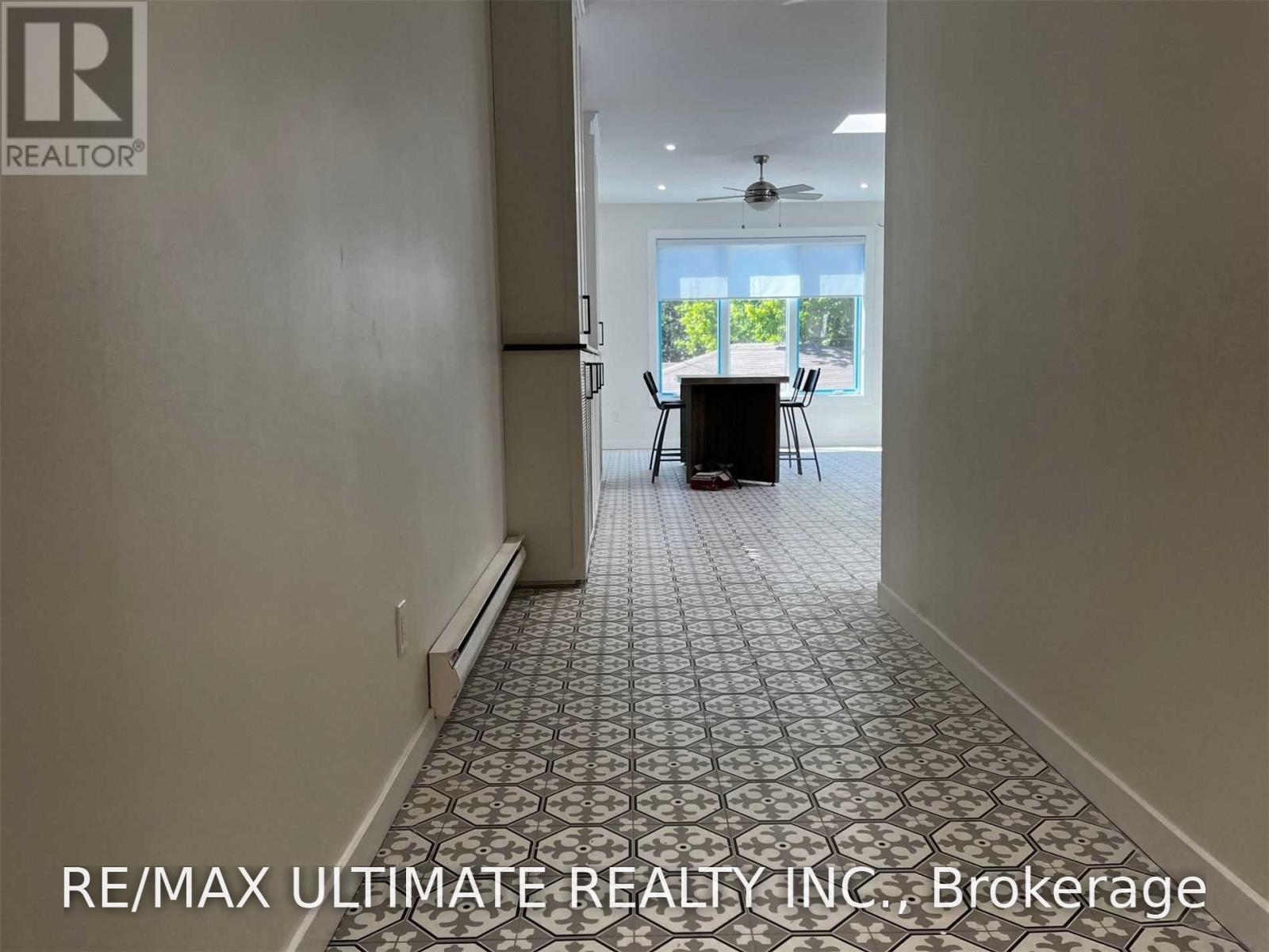 1065b St Clair Avenue W Property Photo 24