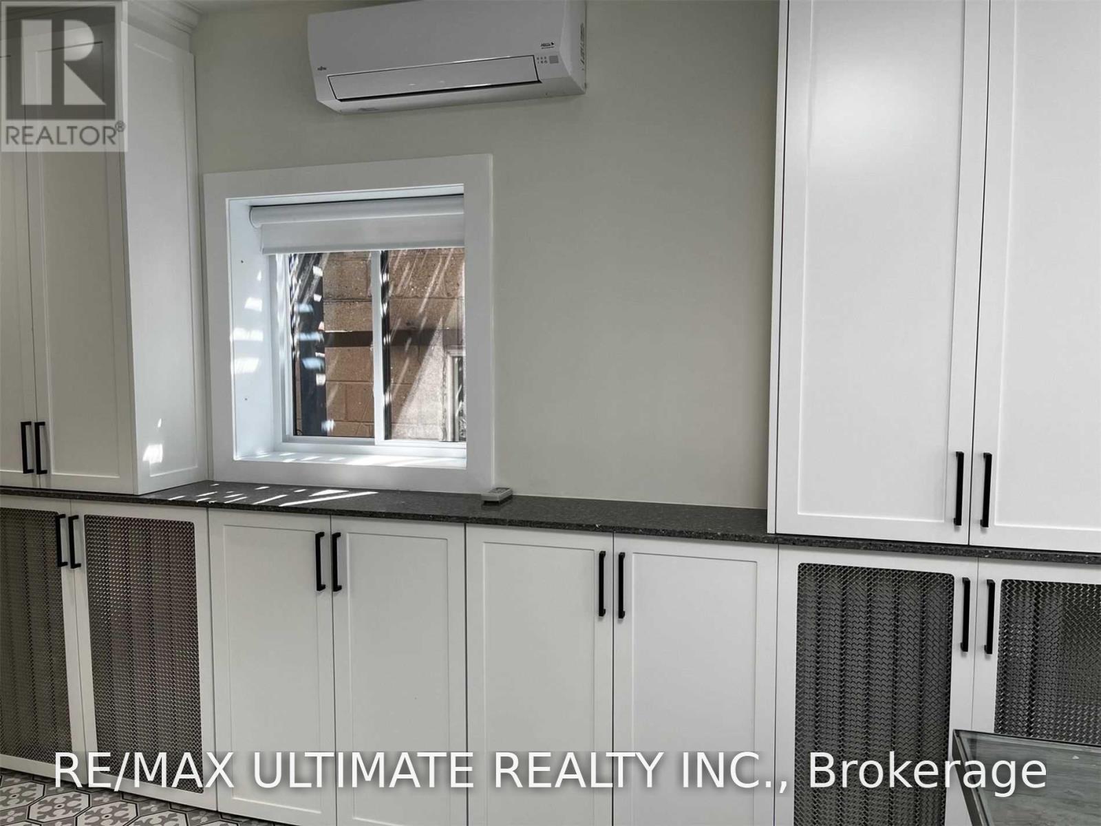 1065b St Clair Avenue W Property Photo 28