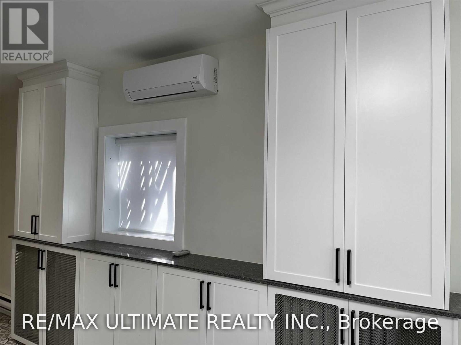 1065b St Clair Avenue W Property Photo 29