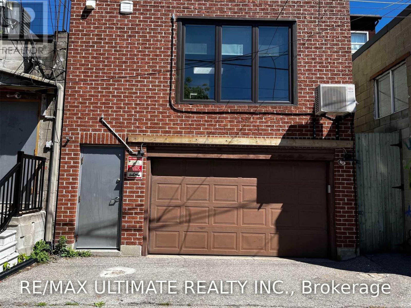 1065b St Clair Avenue W Property Photo 36