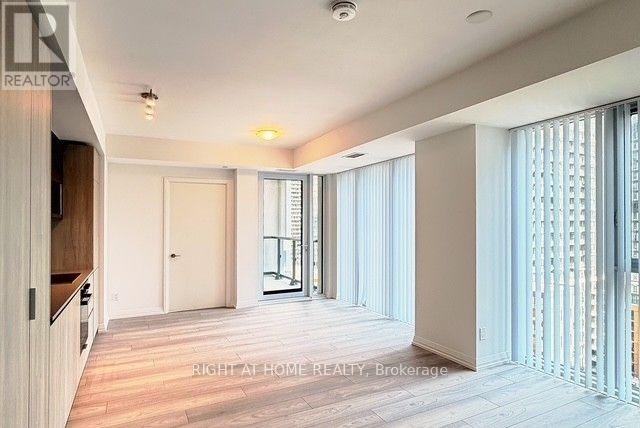 2106 - 400 KING STREET W Property Photo 1