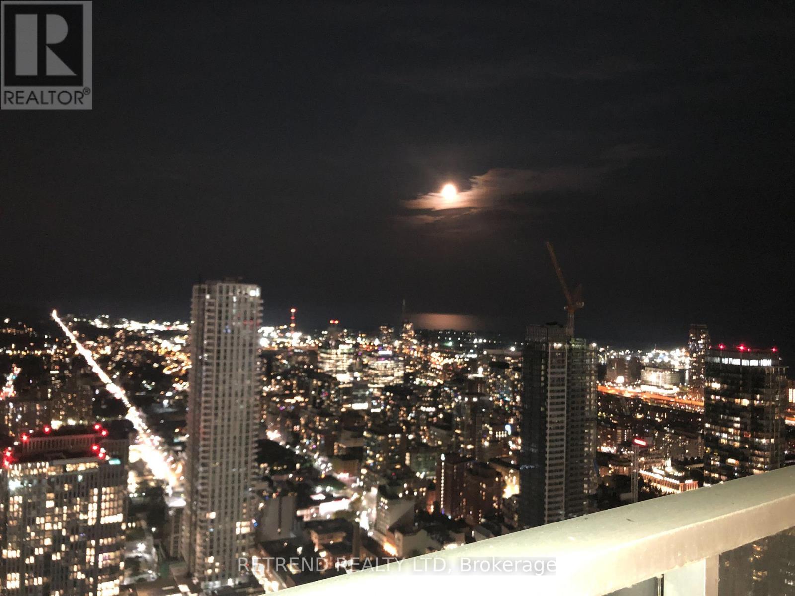 4704 - 197 Yonge Street Property Photo 1