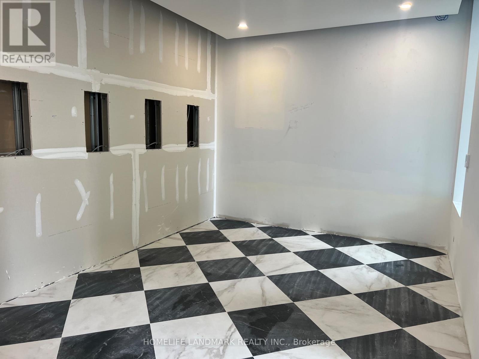 209 - 7 St Thomas Street Property Photo 13