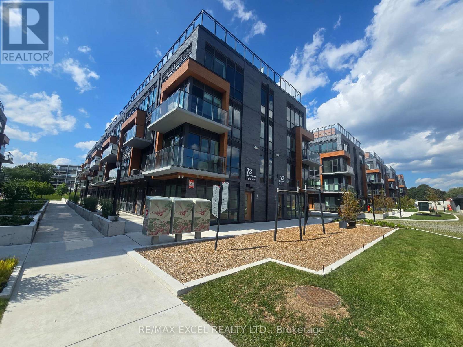 45 - 73 Curlew Drive Property Photo 1