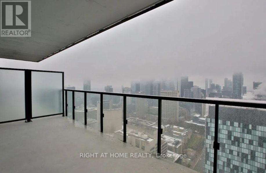4208 - 488 University Avenue Property Photo 13