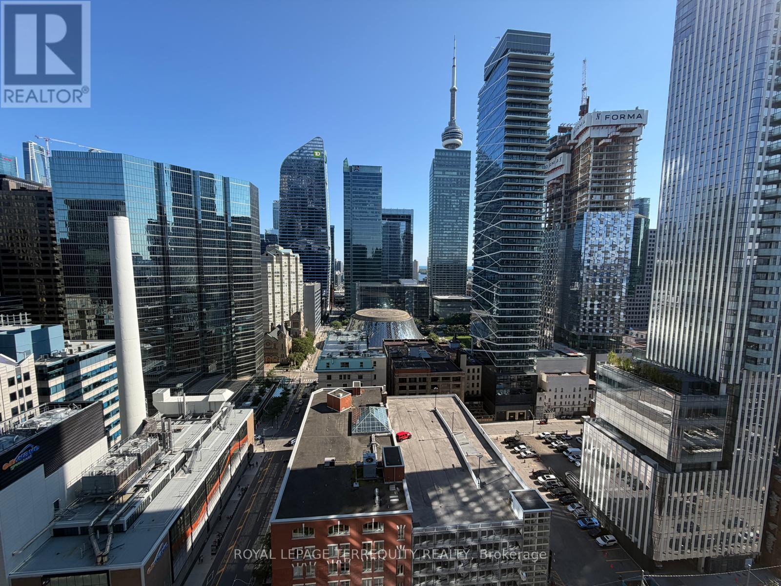 2209 - 126 Simcoe Street Property Photo 1