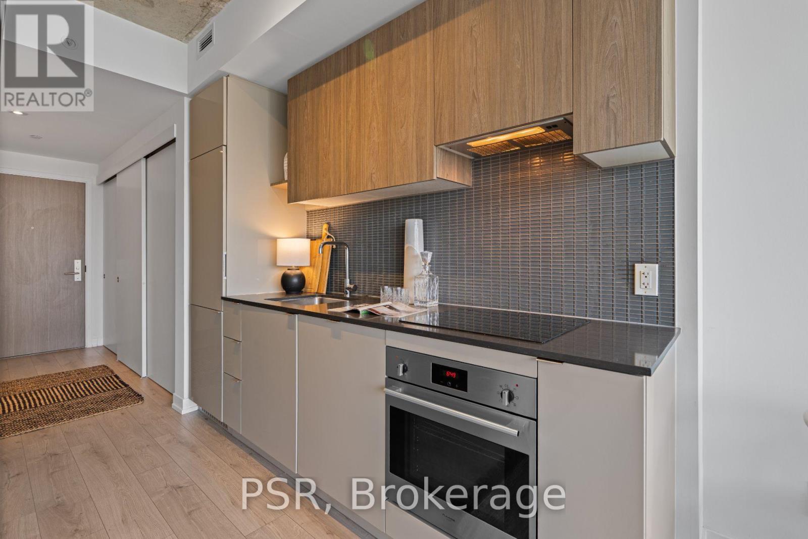 2601 - 161 Roehampton Avenue Property Photo 10