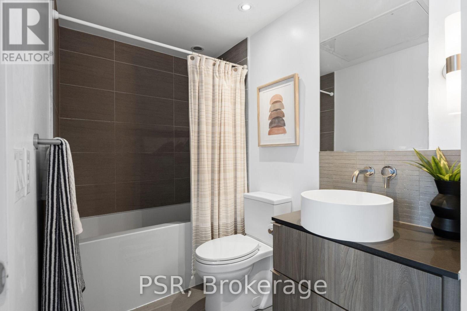 2601 - 161 Roehampton Avenue Property Photo 19