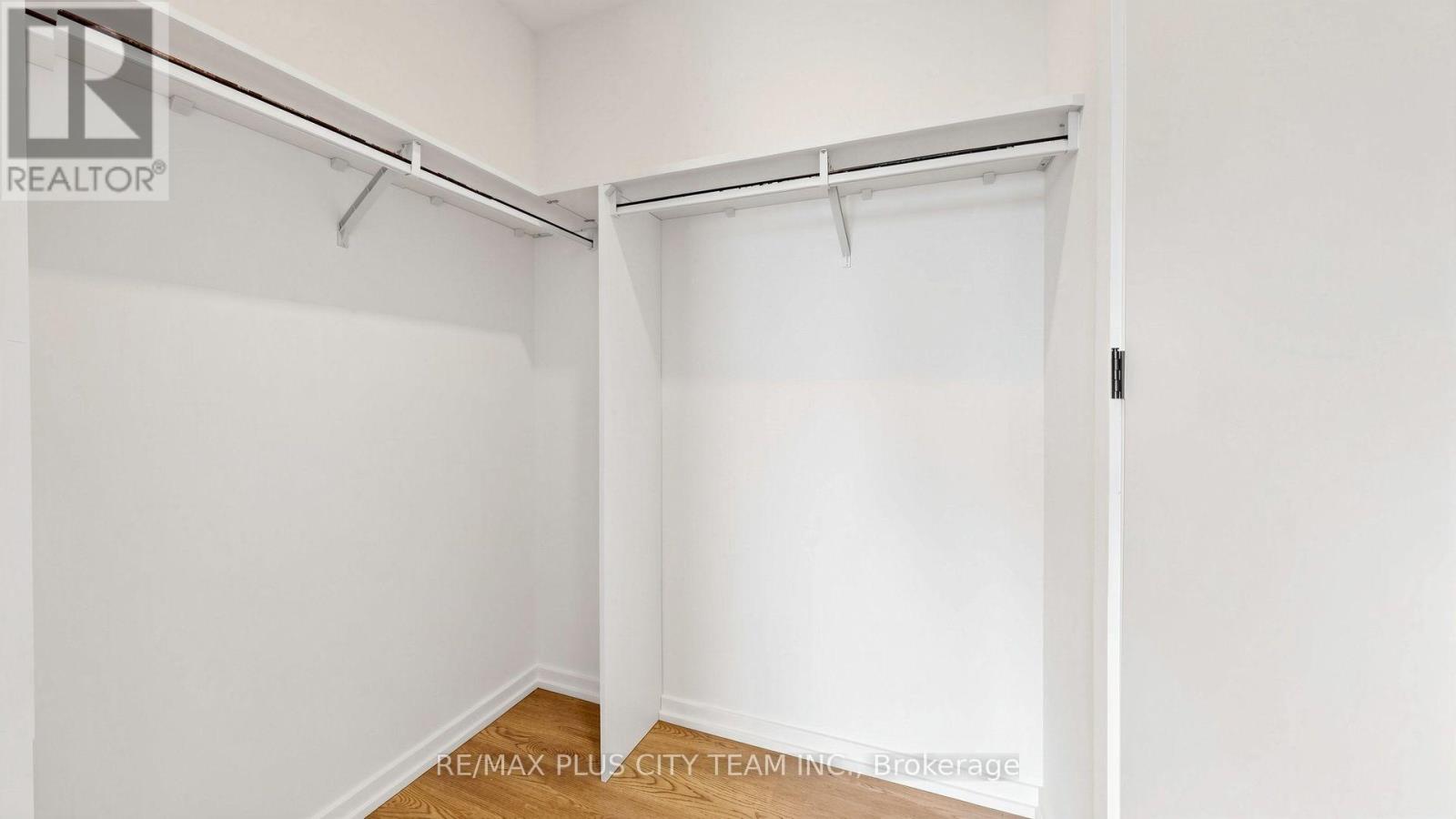 1703 - 109 Erskine Avenue Property Photo 7
