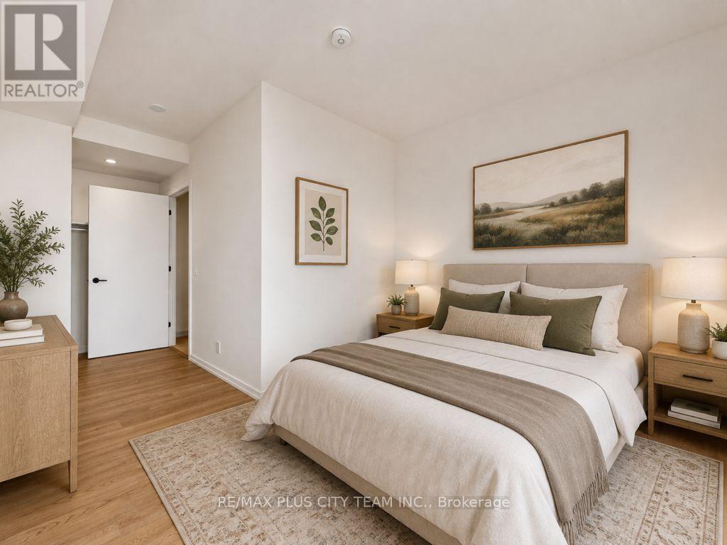 1703 - 109 Erskine Avenue Property Photo 9