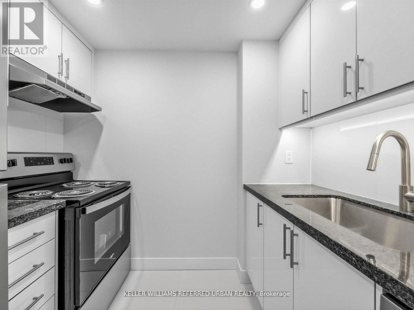 217 - 7 Bishop Avenue Property Photo 5