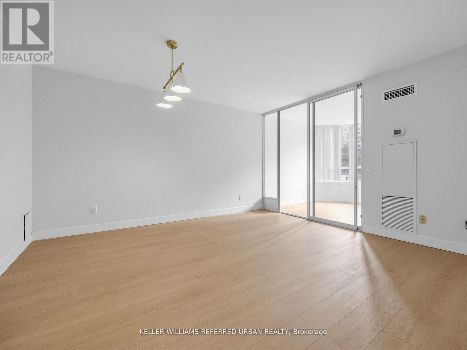 217 - 7 Bishop Avenue Property Photo 7