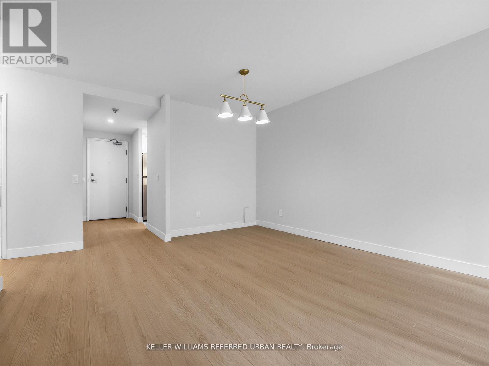 217 - 7 Bishop Avenue Property Photo 8