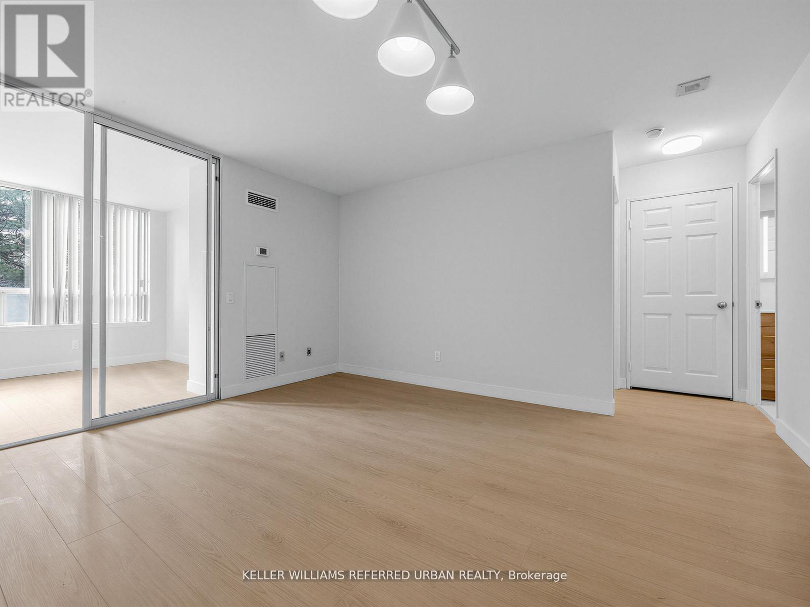 217 - 7 Bishop Avenue Property Photo 22
