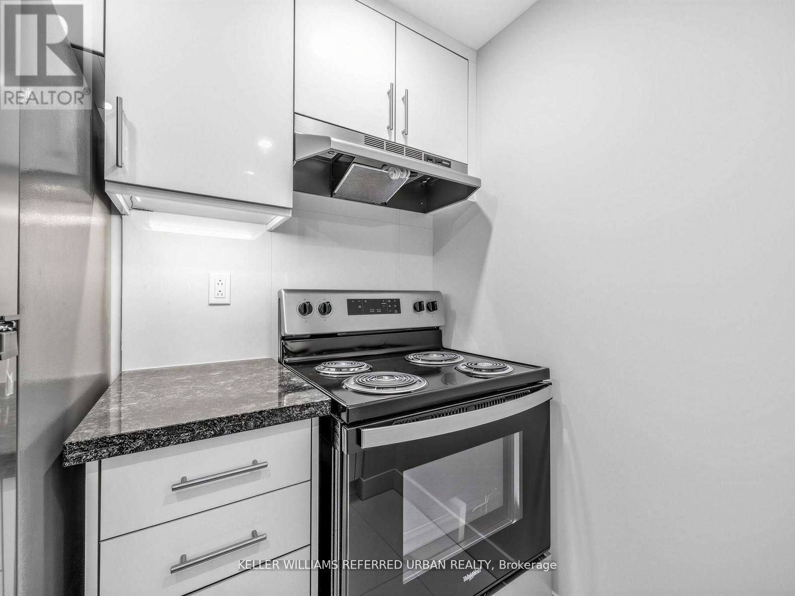 217 - 7 Bishop Avenue Property Photo 24