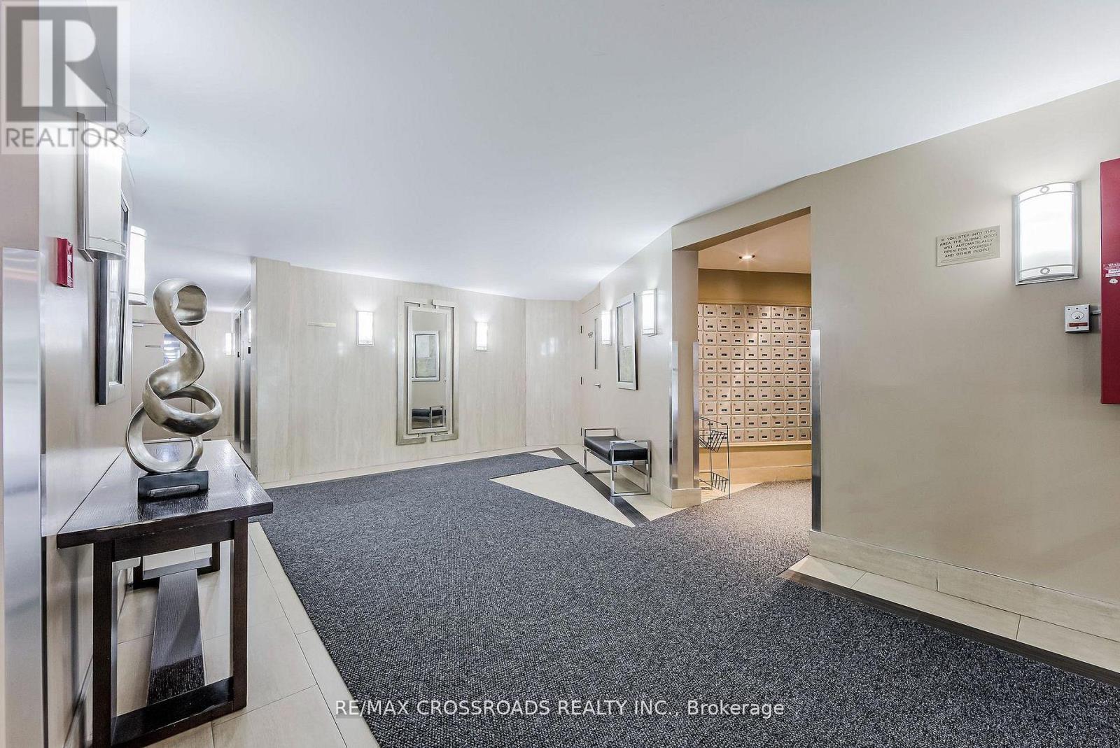 205 - 5 Shady Golfway Property Photo 15