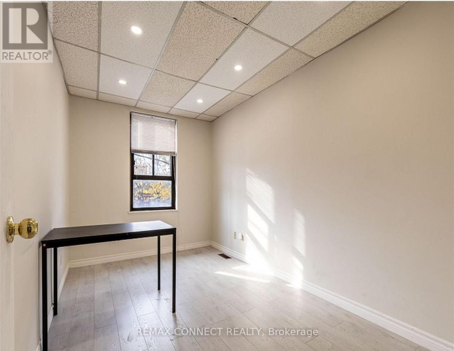 1105 Bathurst Street Property Photo 10