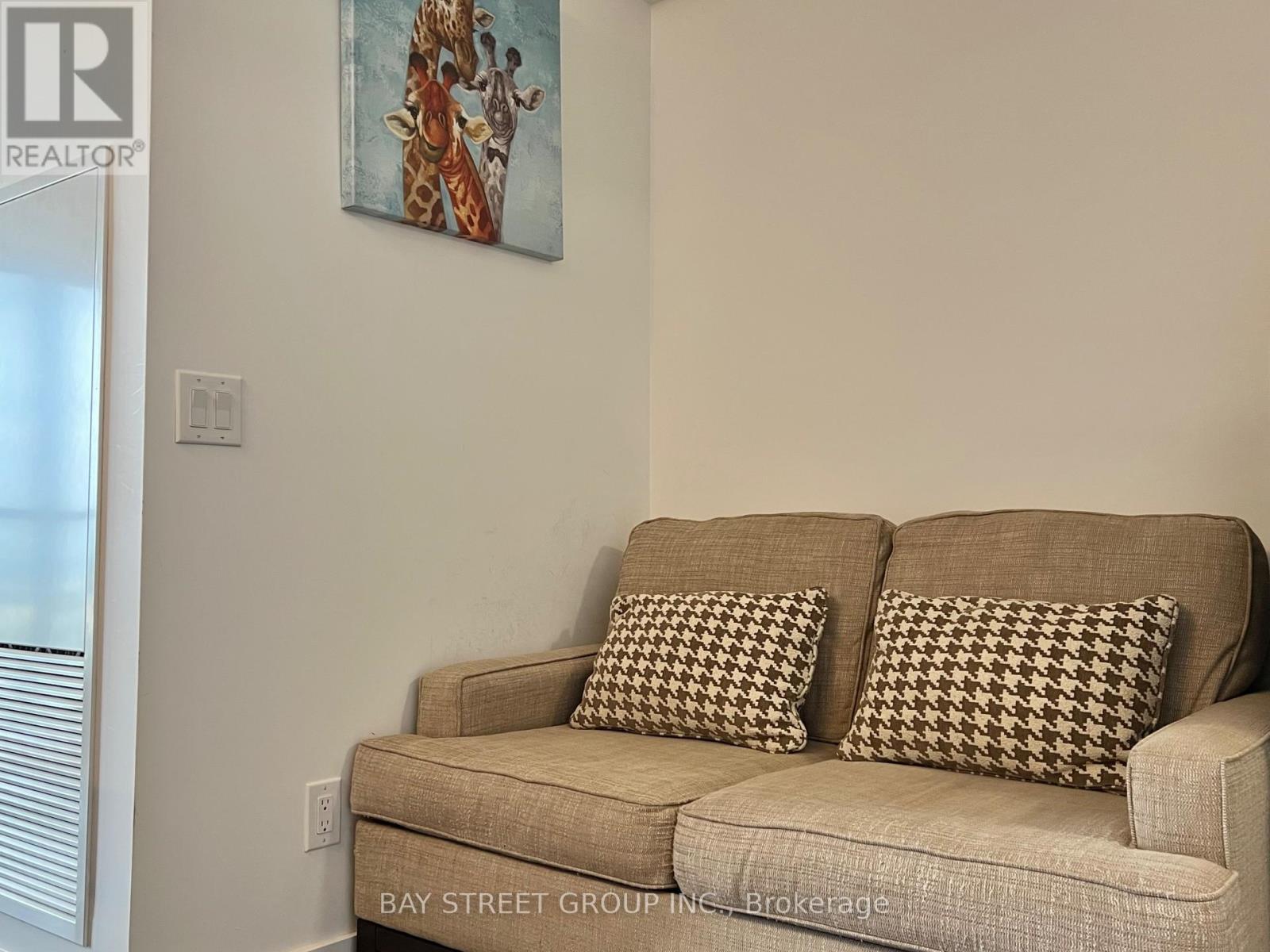 2406 - 159 Wellesley Street E Property Photo 11