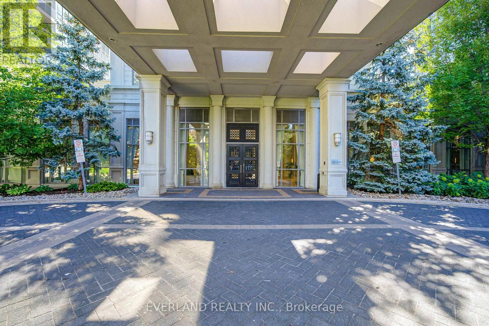 707 - 15 Greenview Avenue Property Photo 4