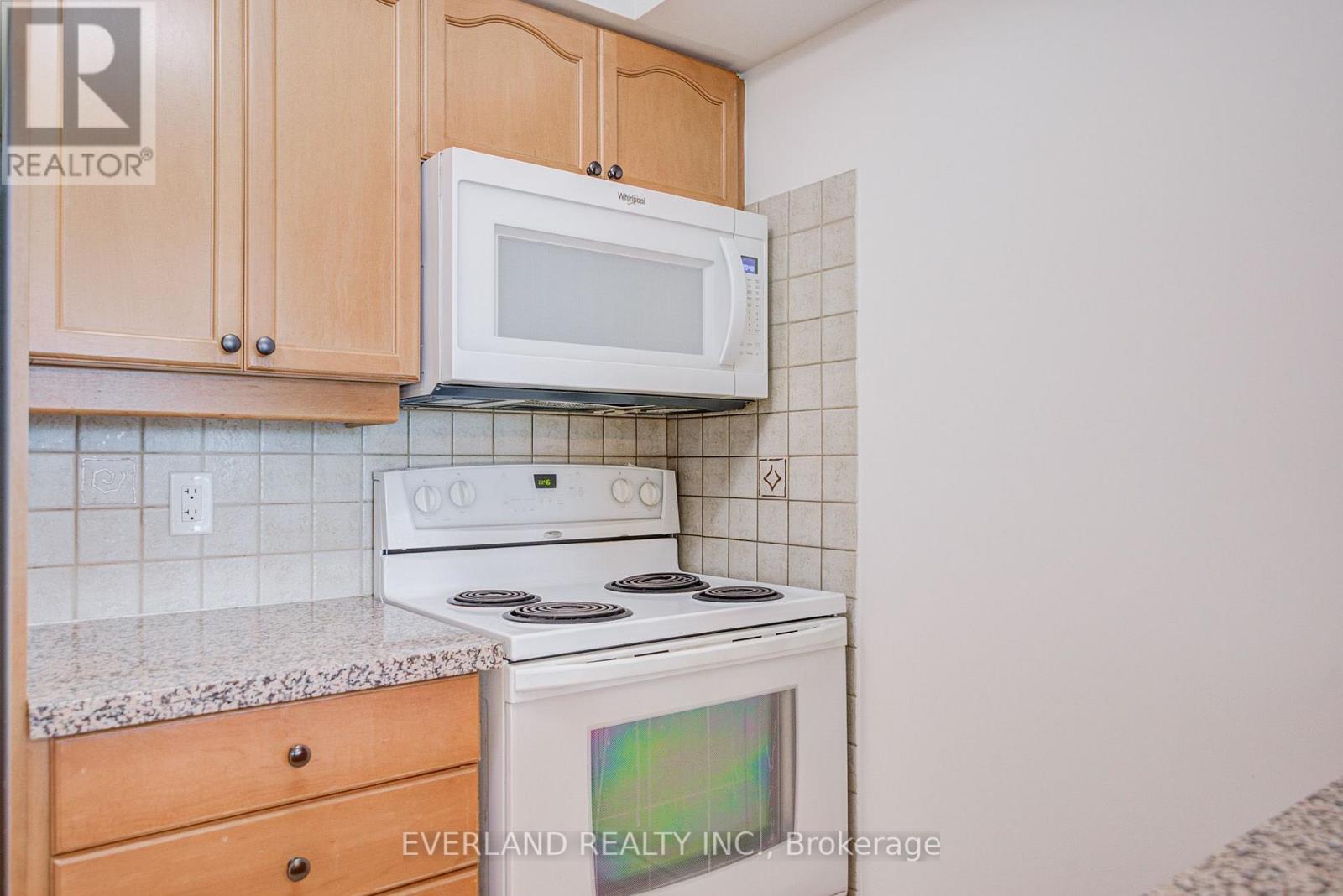 707 - 15 Greenview Avenue Property Photo 13