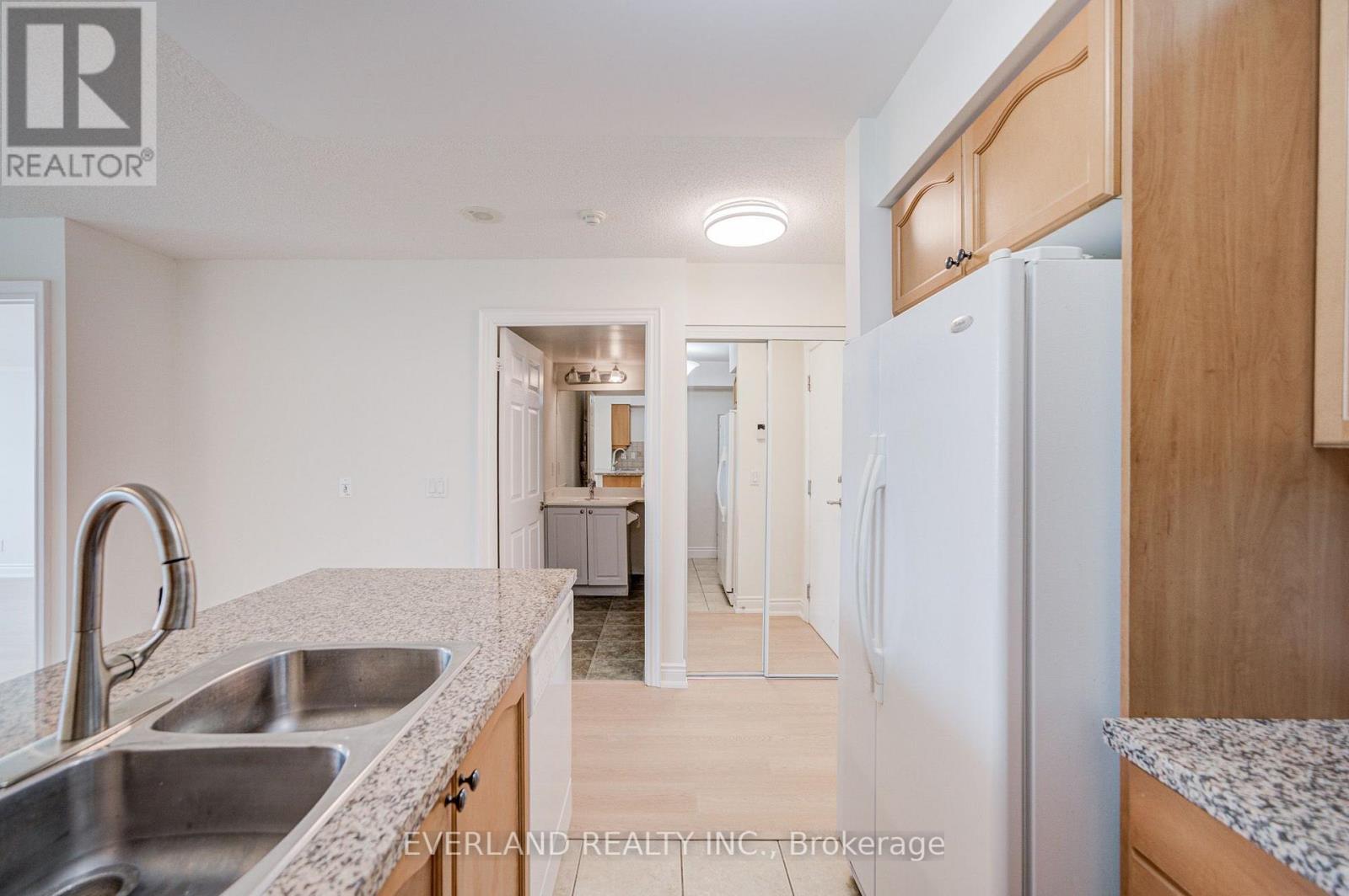 707 - 15 Greenview Avenue Property Photo 15