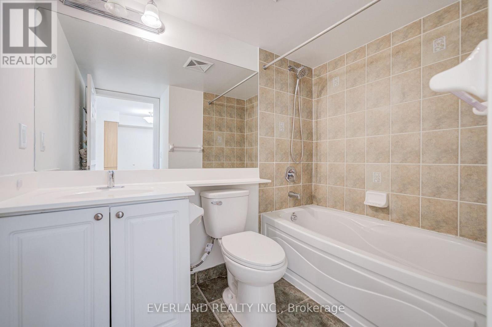707 - 15 Greenview Avenue Property Photo 17