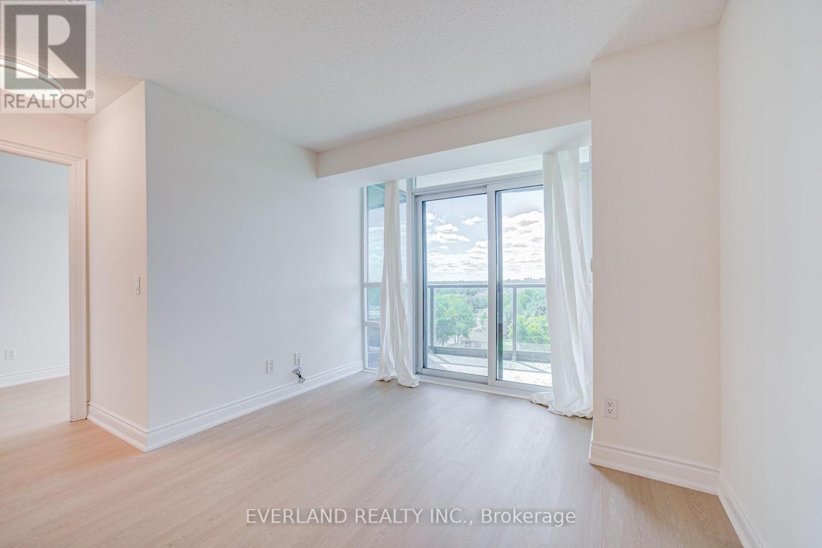 707 - 15 Greenview Avenue Property Photo 20