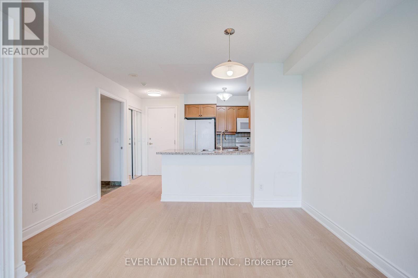 707 - 15 Greenview Avenue Property Photo 21